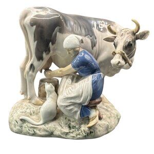 Bing & Grøndahl Denmark Porcelain Figurine Milk Maiden with Cat and Cow 2017